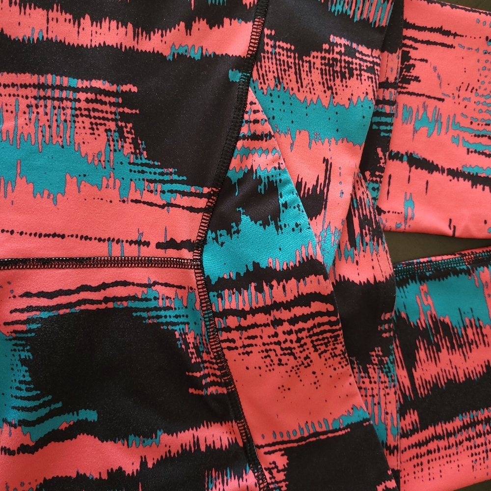 Womens Fabletics Active Leggings - Picture 3 of 7